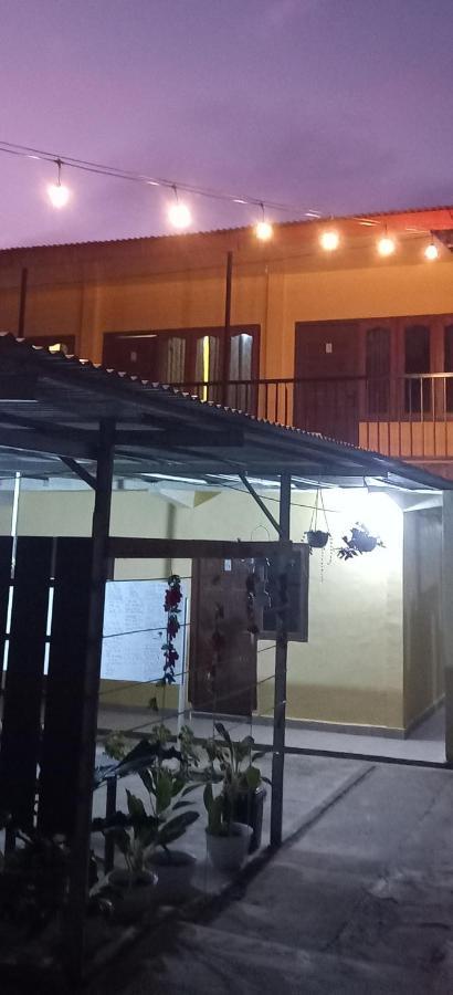 Tange Guest House Ruteng Buitenkant foto