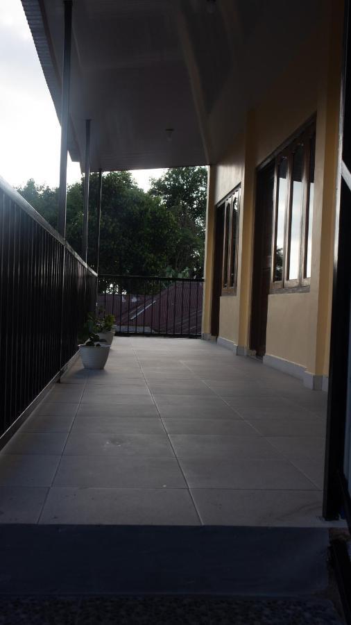 Tange Guest House Ruteng Buitenkant foto