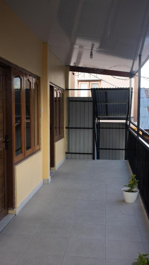 Tange Guest House Ruteng Buitenkant foto