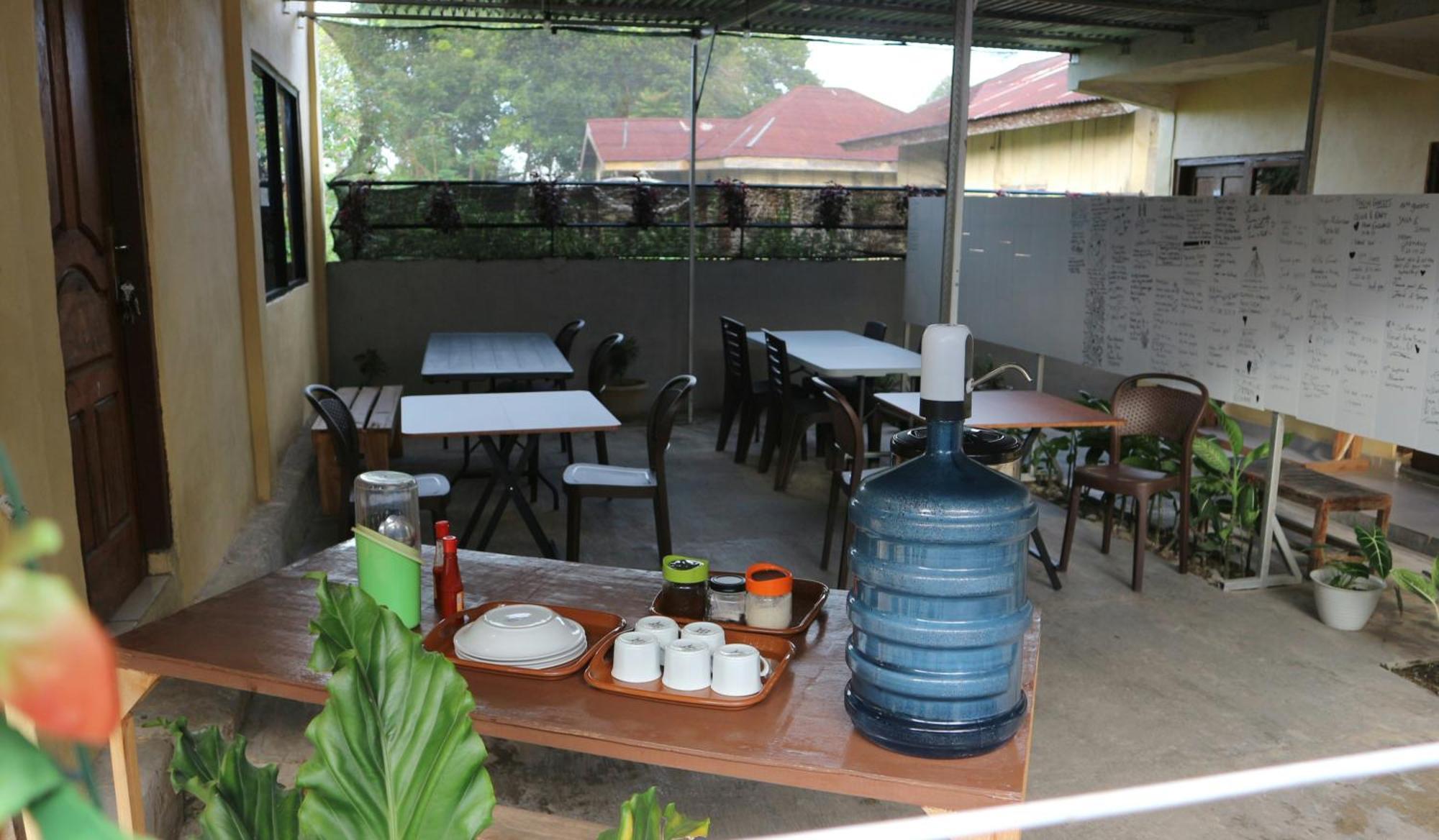 Tange Guest House Ruteng Buitenkant foto