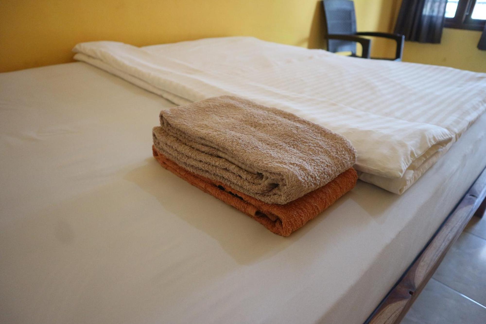 Tange Guest House Ruteng Buitenkant foto