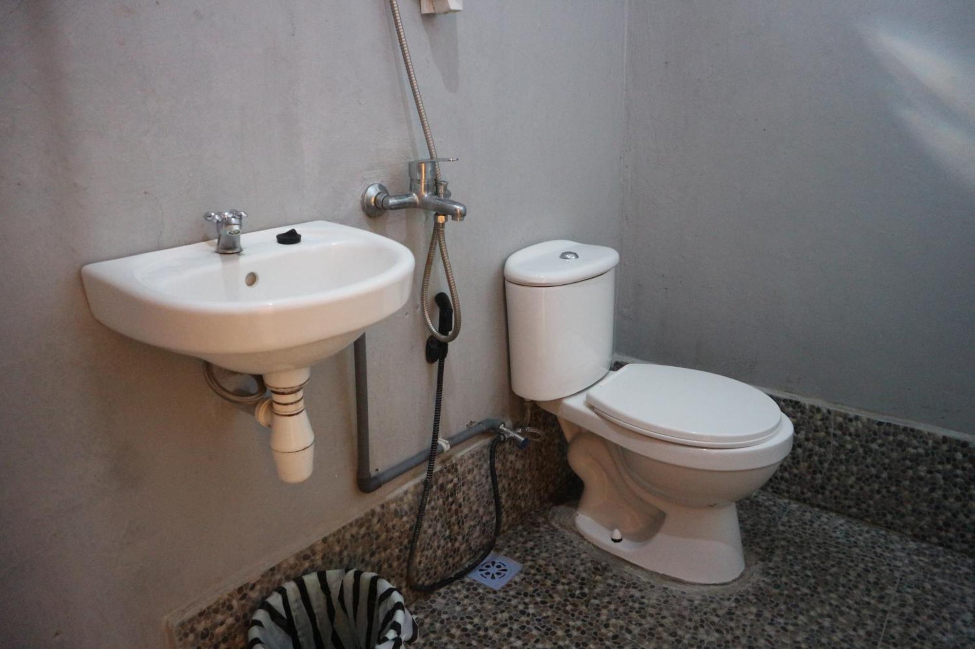 Tange Guest House Ruteng Buitenkant foto